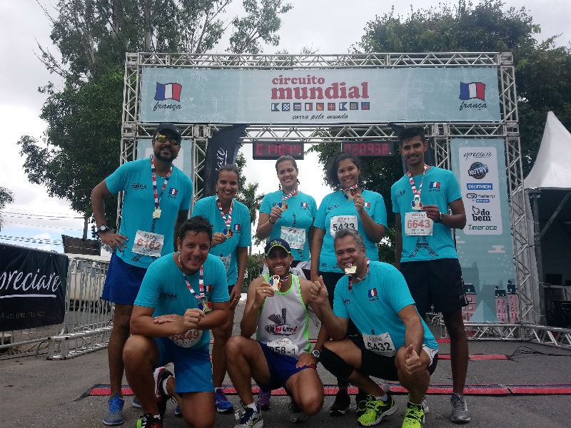 Professores e aluno participaram do Circuito Mundial Etapa França